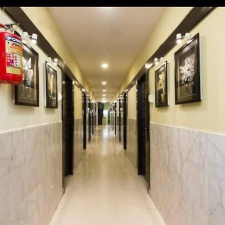 Hotel Swaraj Logde Panvel Dış mekan fotoğraf