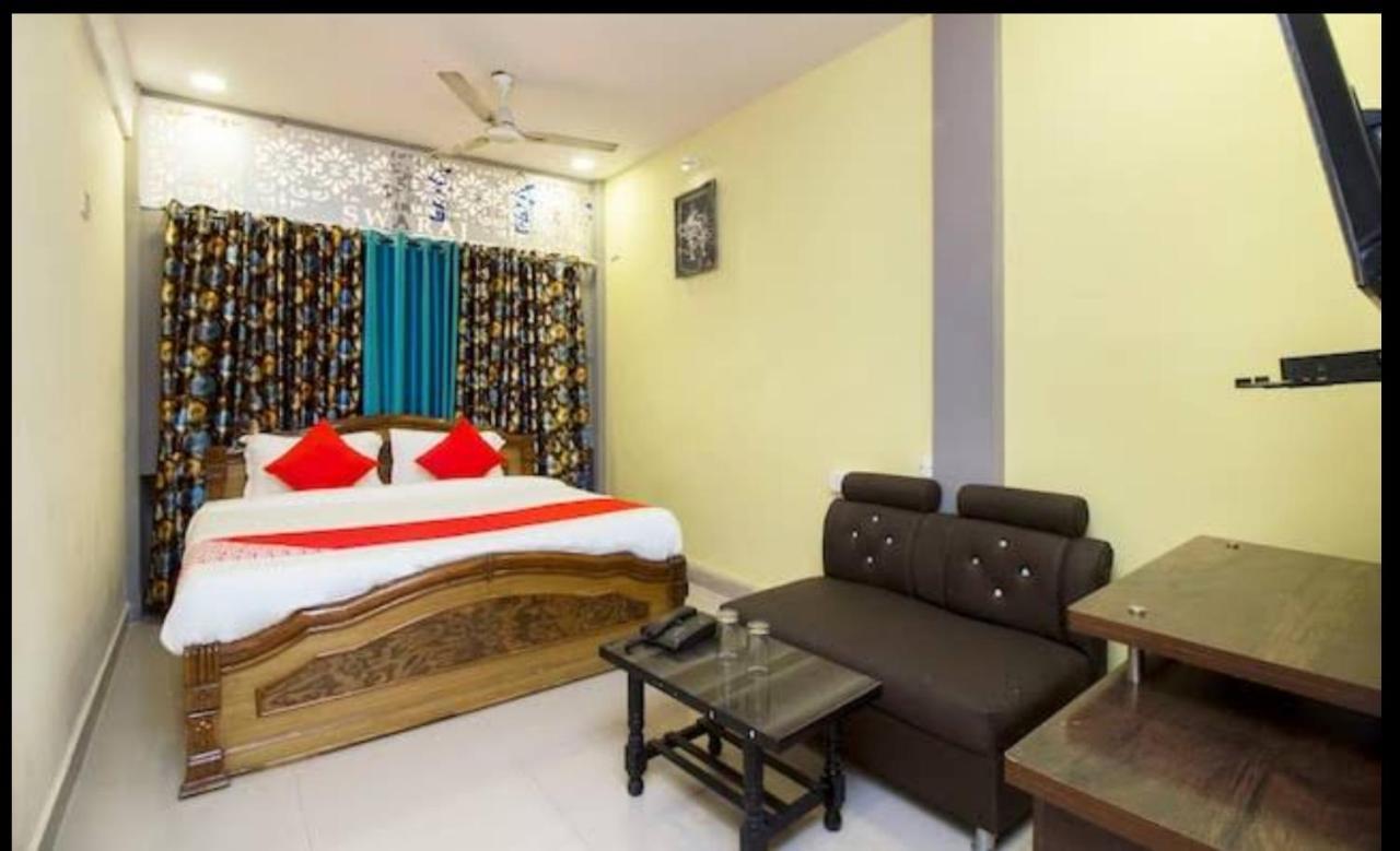 Hotel Swaraj Logde Panvel Dış mekan fotoğraf